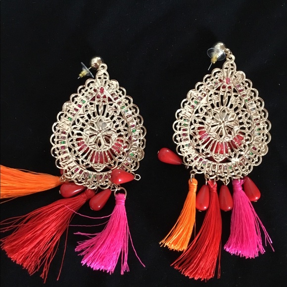 Bohemian-style dangle earring. Colorful tassels. - Picture 4 of 4